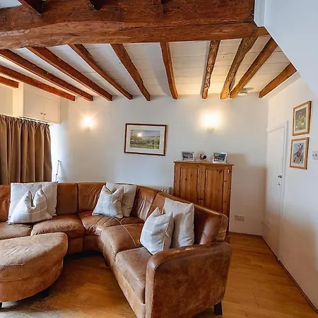 The Bolthole, 度假居 莱伯恩