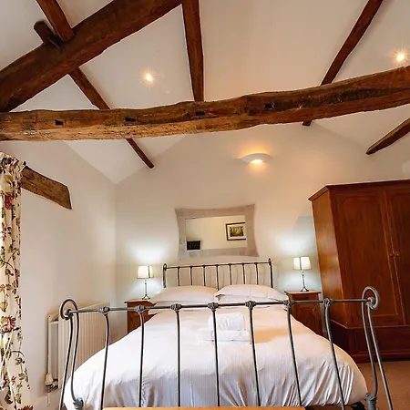 The Bolthole, 度假居