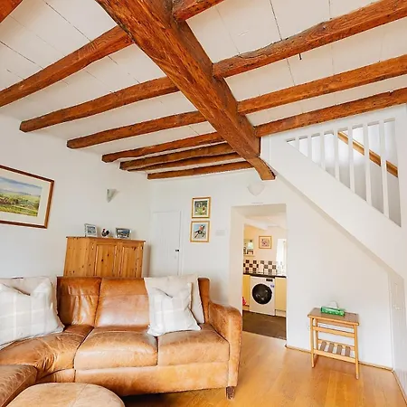 別荘 The Bolthole, *